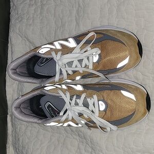 New Balance 990 Sneaker